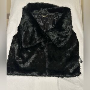 NWT; Steve Madden Black Faux Fur Vest 🖤